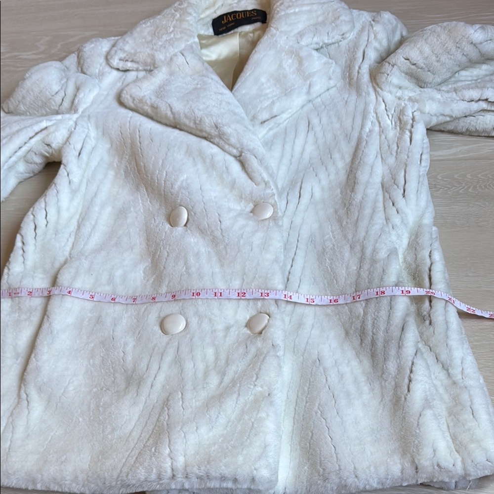 Jacques Saint Laurent Vintage Cozy Plush White Fur Jacket - Picture 5 of 11